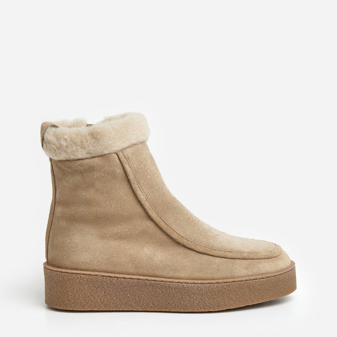 Simone Suede Sand – Flattered