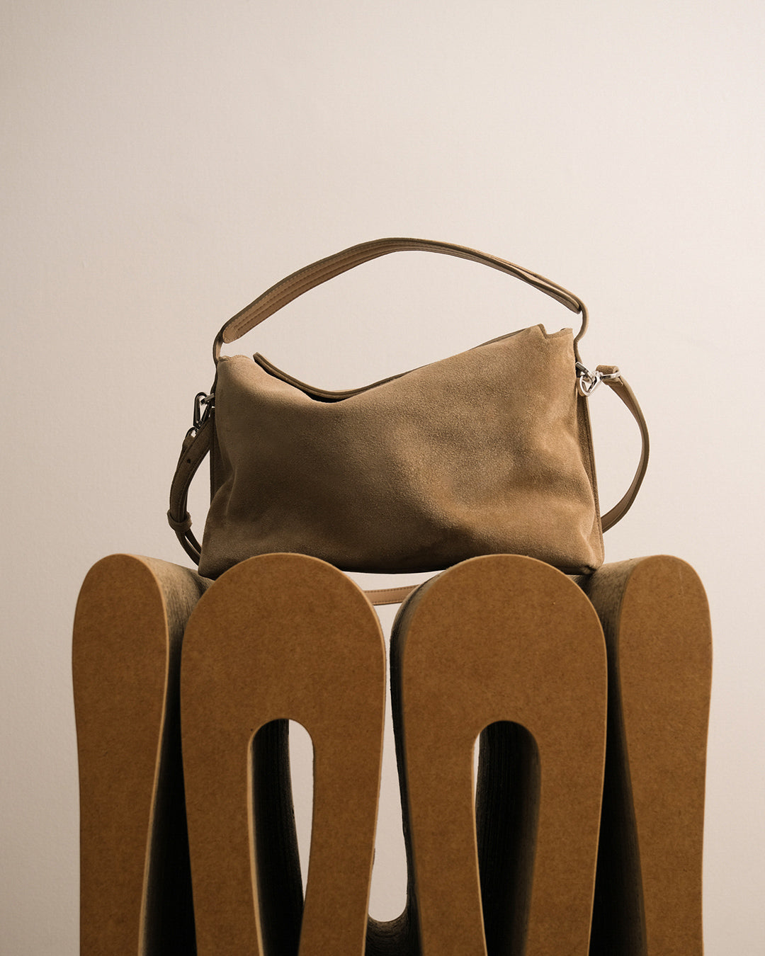 Hera Handbag Suede Sand