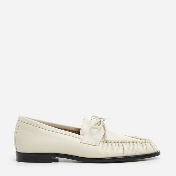 ローファー・オックスフォード PLASTER CASTER D LOAFERS IN SMOOTH LEATHER Sara Leather Creme Loafer – Flattered