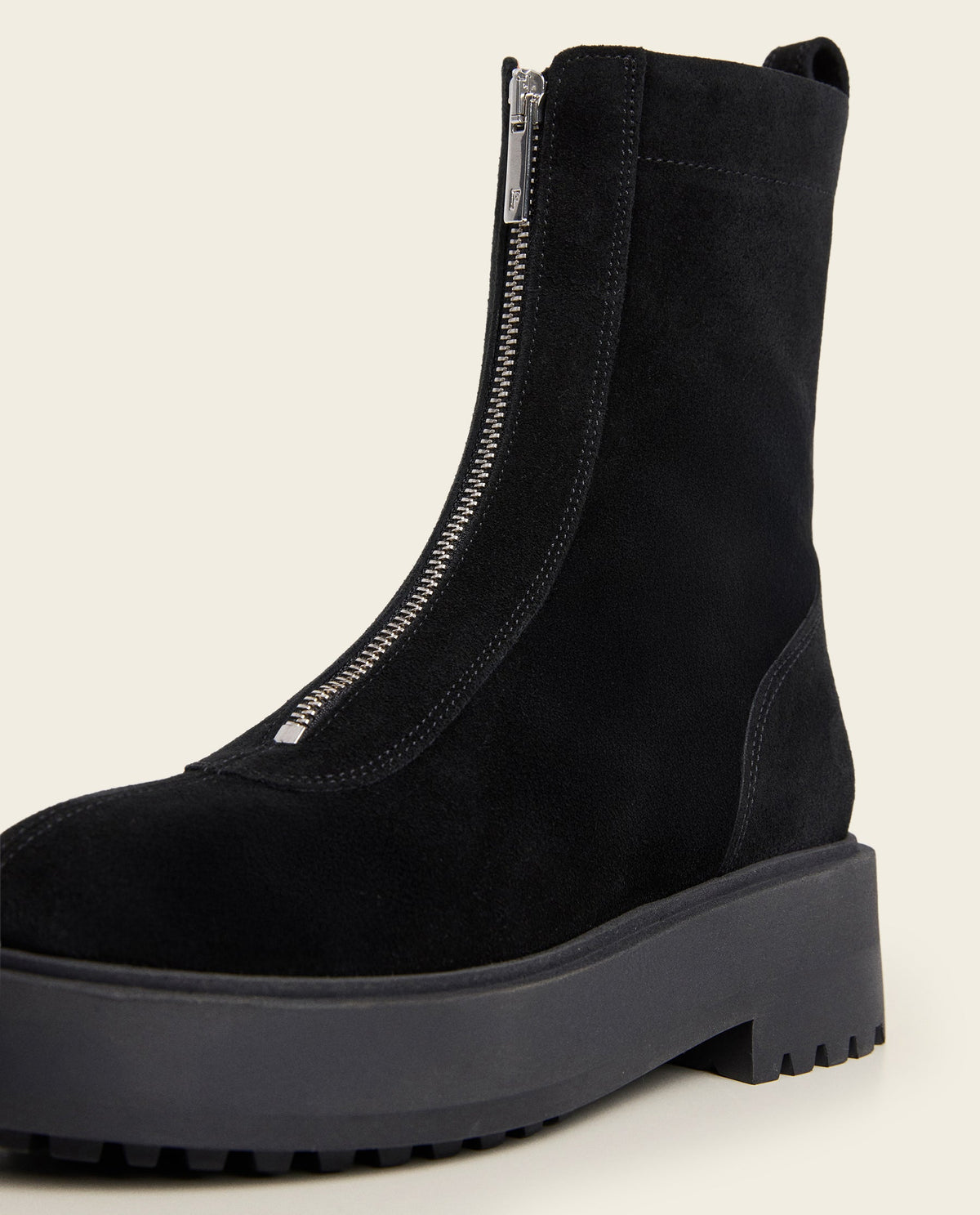 Alma Suede Black