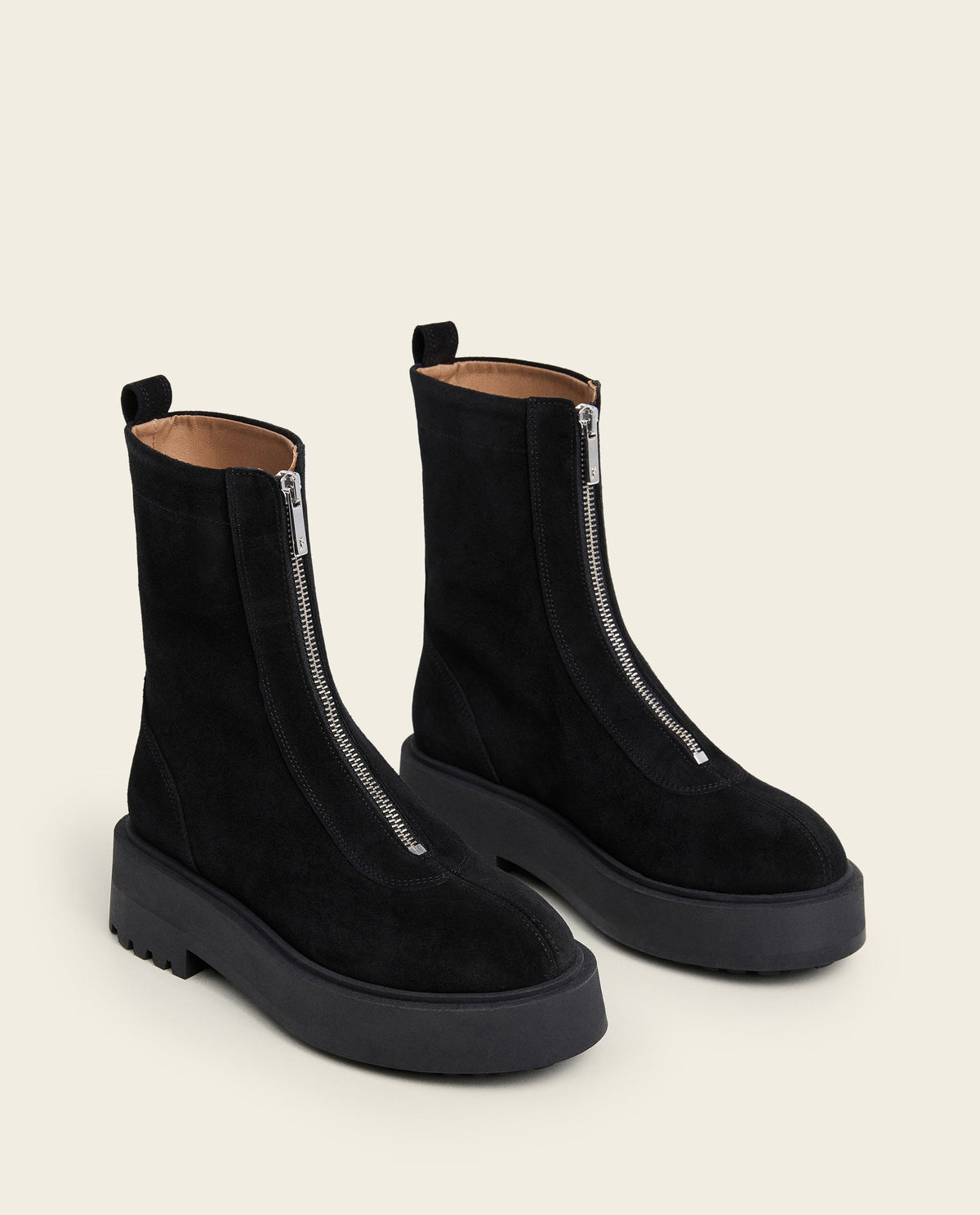 Alma Suede Black