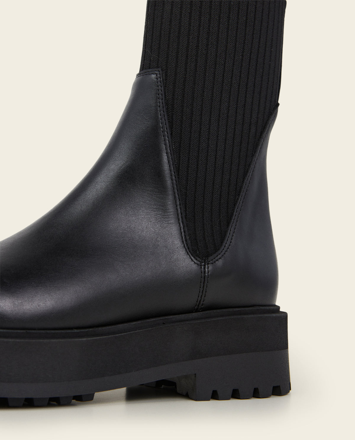 Aurora Leather Black