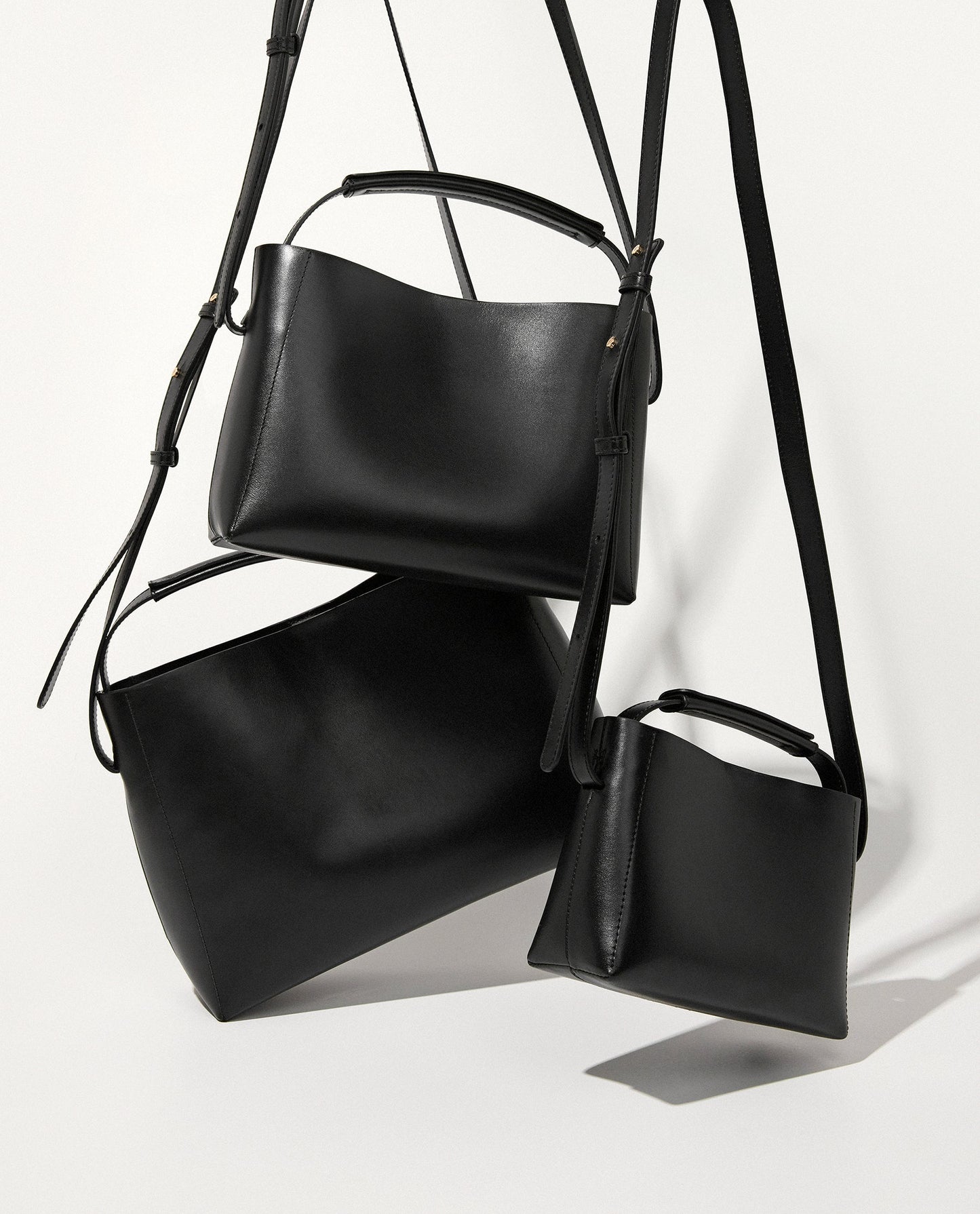 Hedda Midi Handbag Leather Black