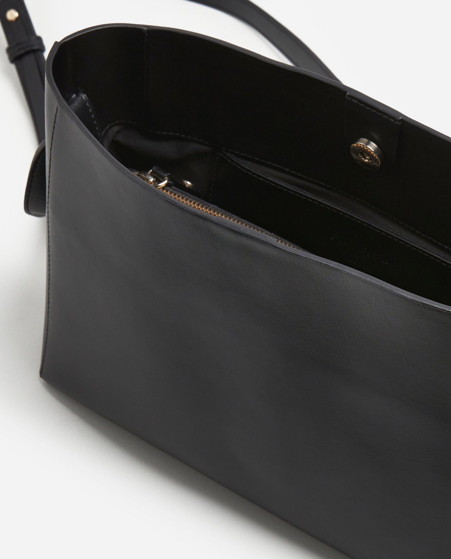 Hedda Grande Handbag Leather Black