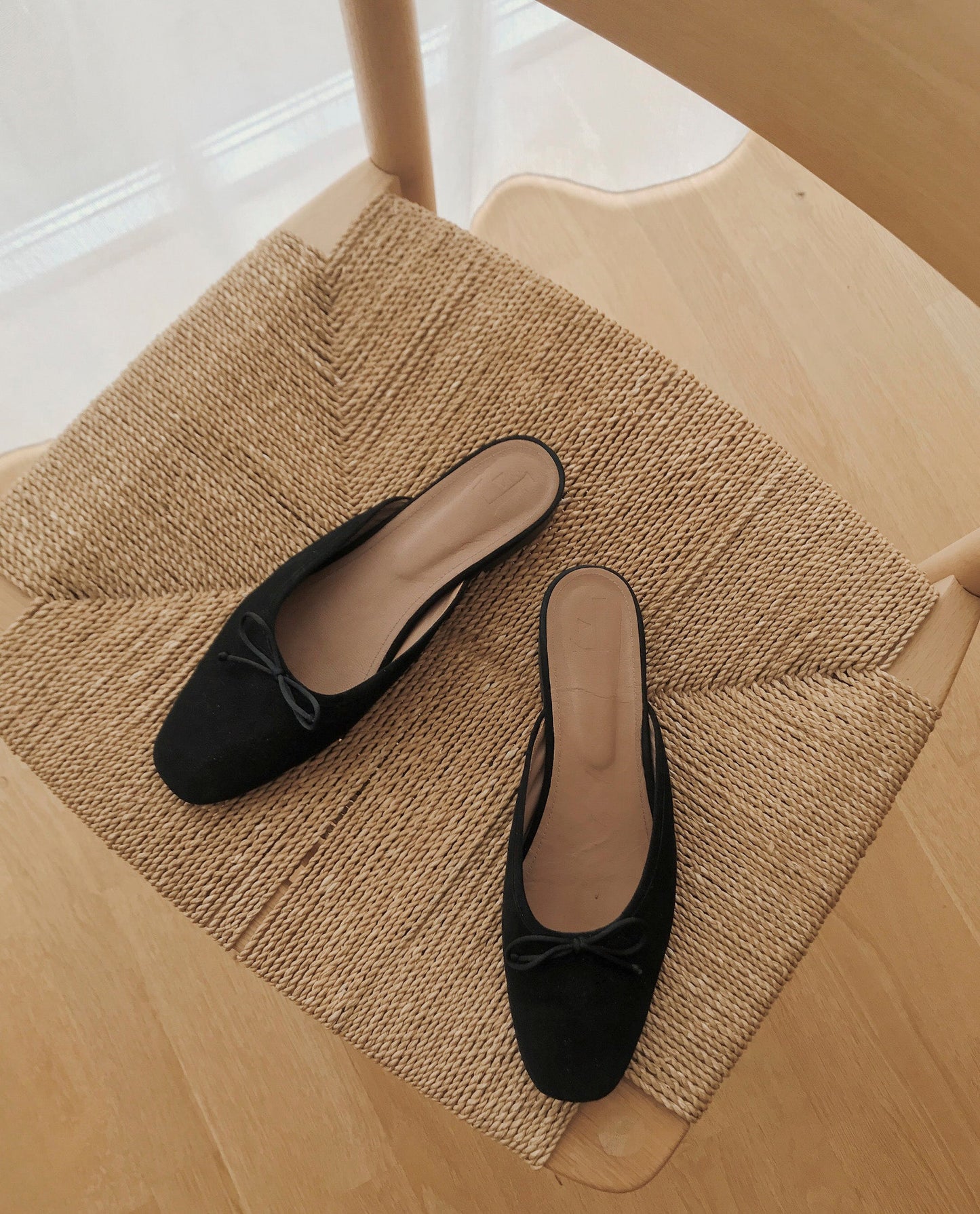 Malva Suede Black