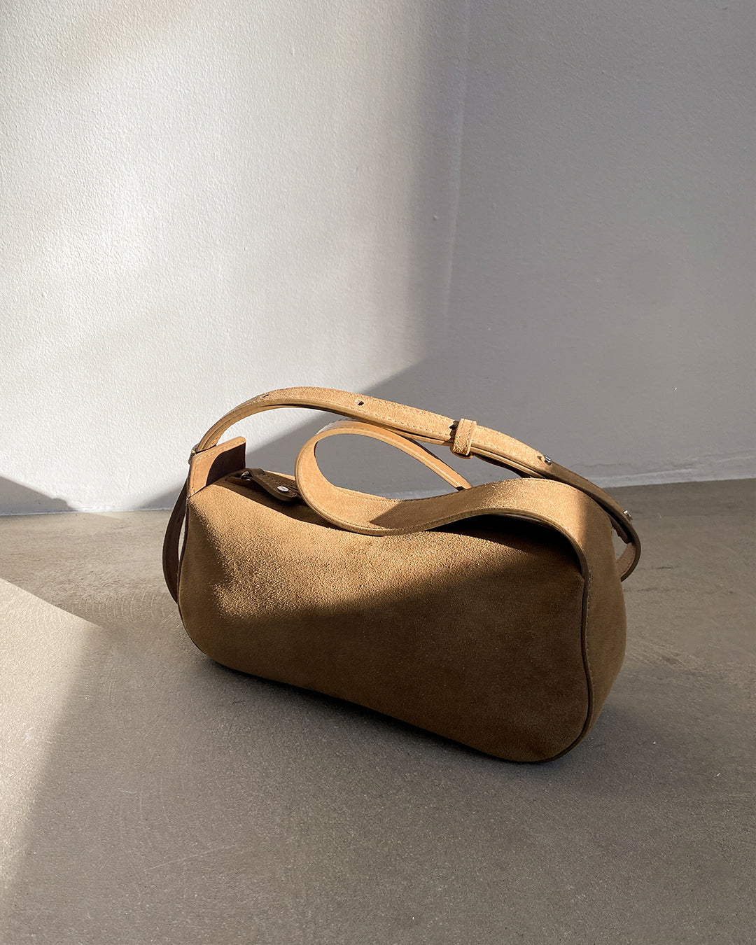 Tuna Shoulder Bag Suede Sand